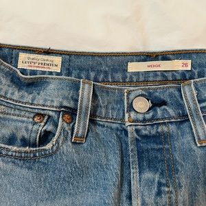 Levi’s wedgie size 26